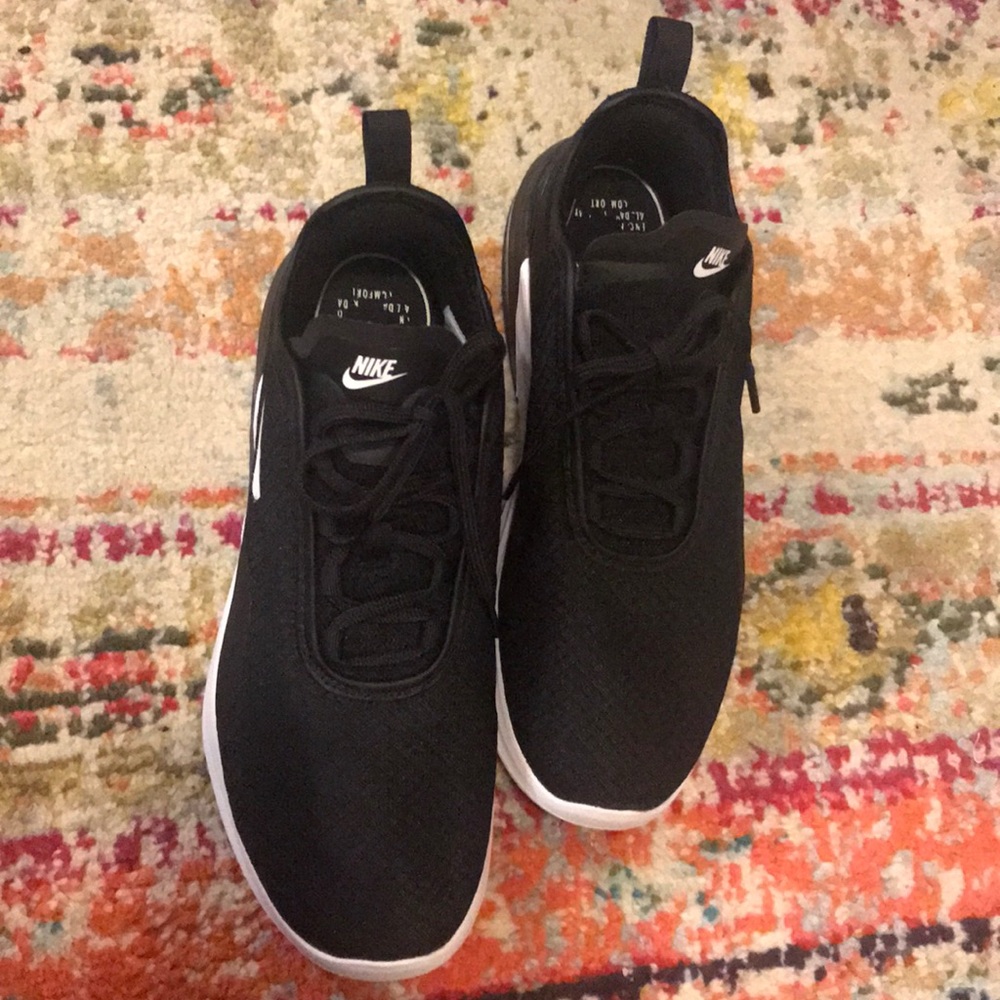 Nike air max motion 2